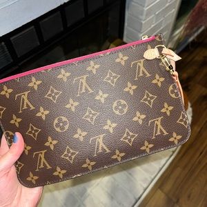 **AUTHENTIC** Louis Vuitton Neverfull Pouch